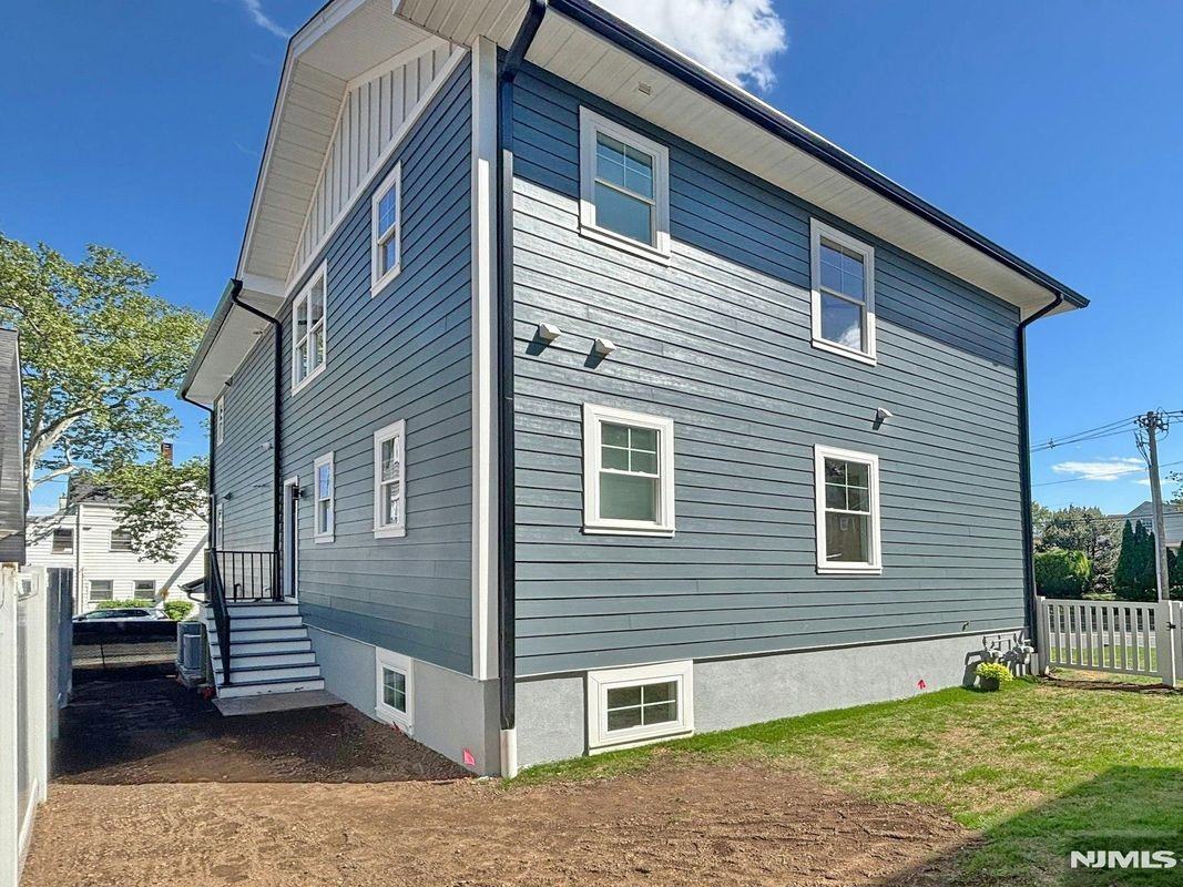 30 Centre St ##1 - Photo 5 of 22