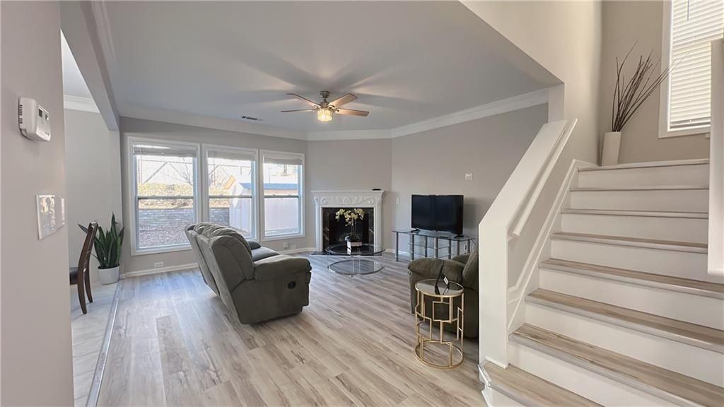 3295 Briaroak Dr - Photo 4 of 21
