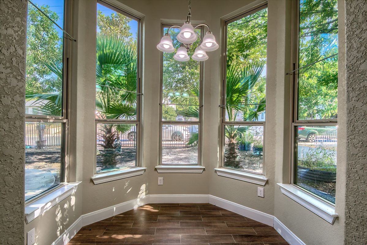 814 Poinsettia - Photo 7 of 31