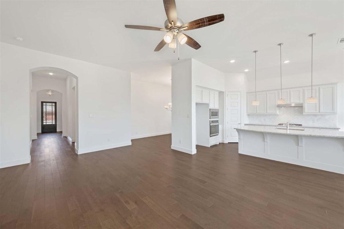 1815 Huntsman Way - Photo 2 of 7