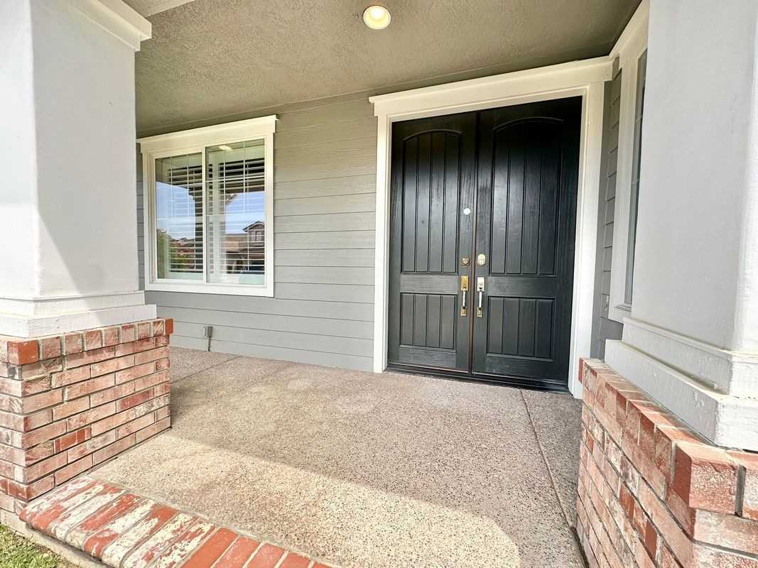 694 Andrew Ct - Photo 2 of 48