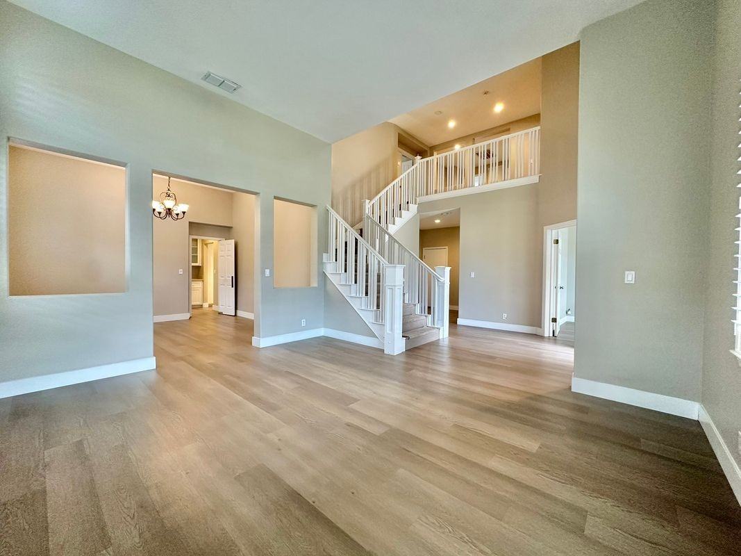 694 Andrew Ct - Photo 4 of 48
