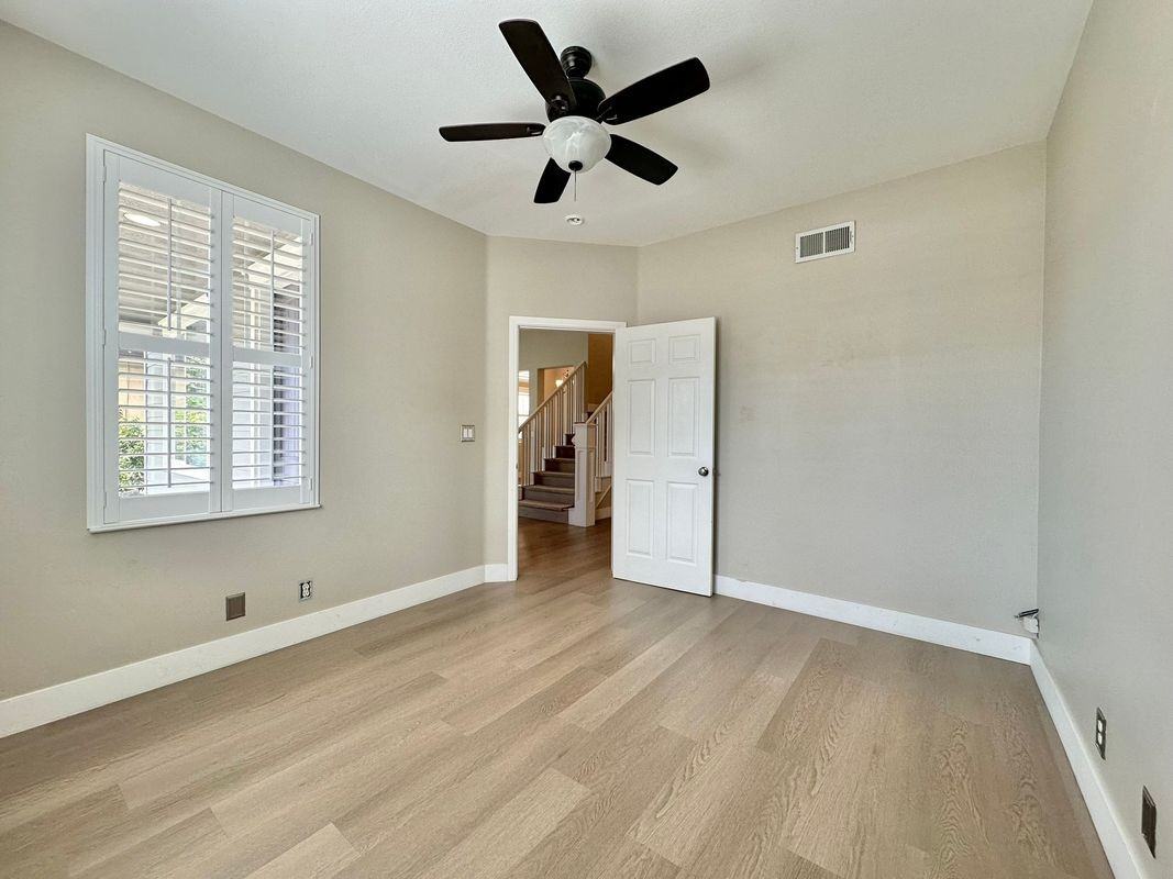 694 Andrew Ct - Photo 7 of 48