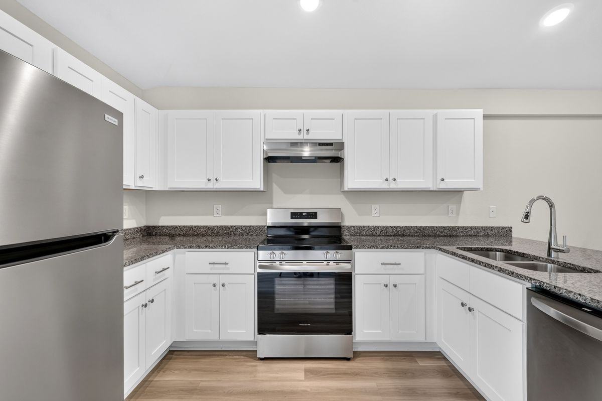 2094 Hilton St - Photo 2 of 11