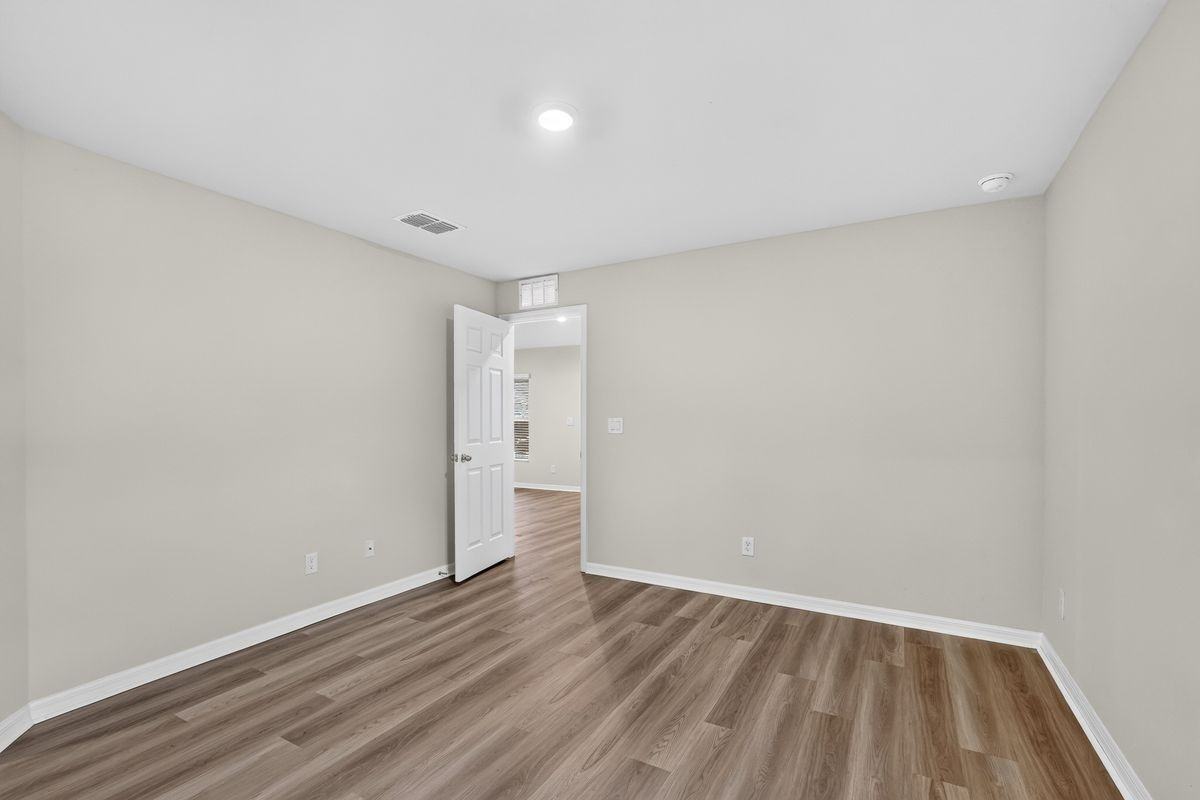 2094 Hilton St - Photo 7 of 11