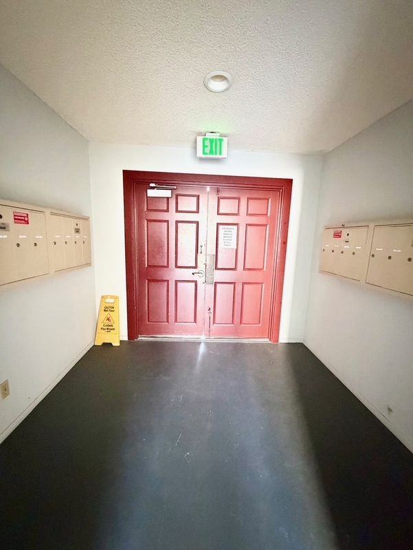941 Elm Ave - Photo 4 of 21