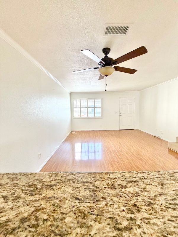 941 Elm Ave - Photo 7 of 21