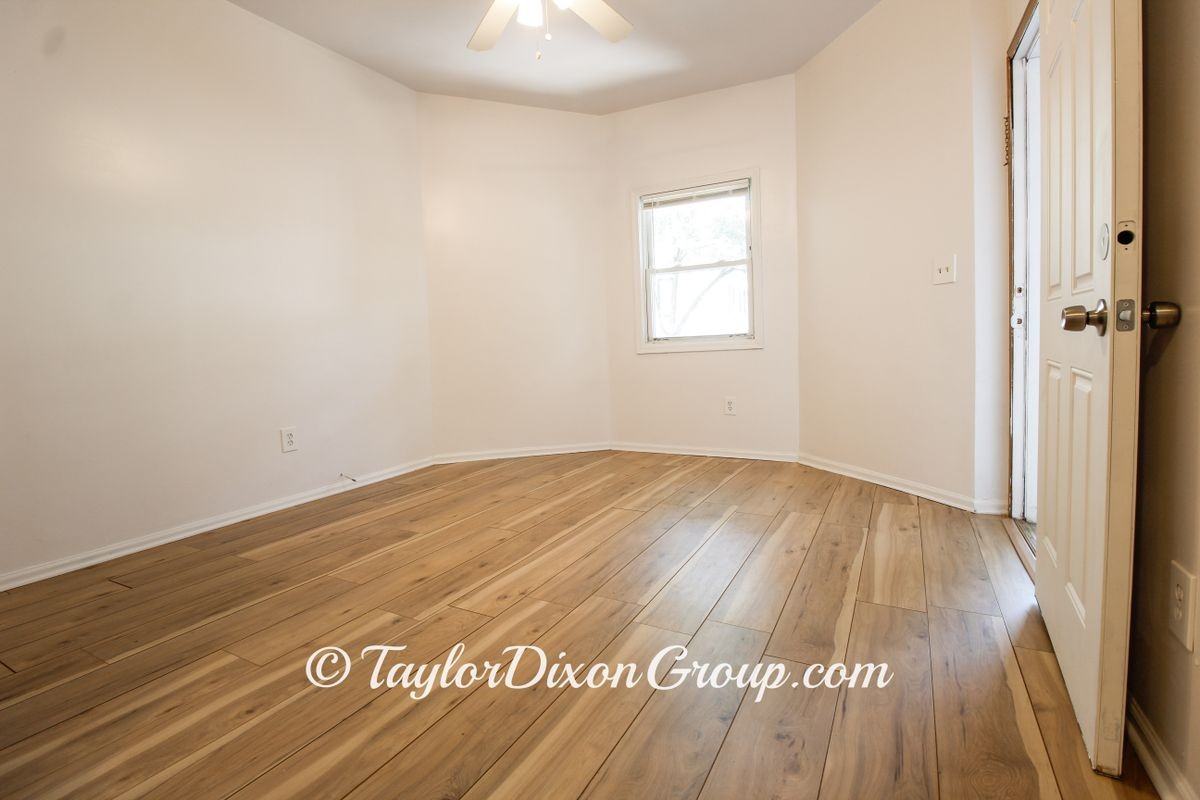 4339 S Hermitage Ave - Photo 4 of 19