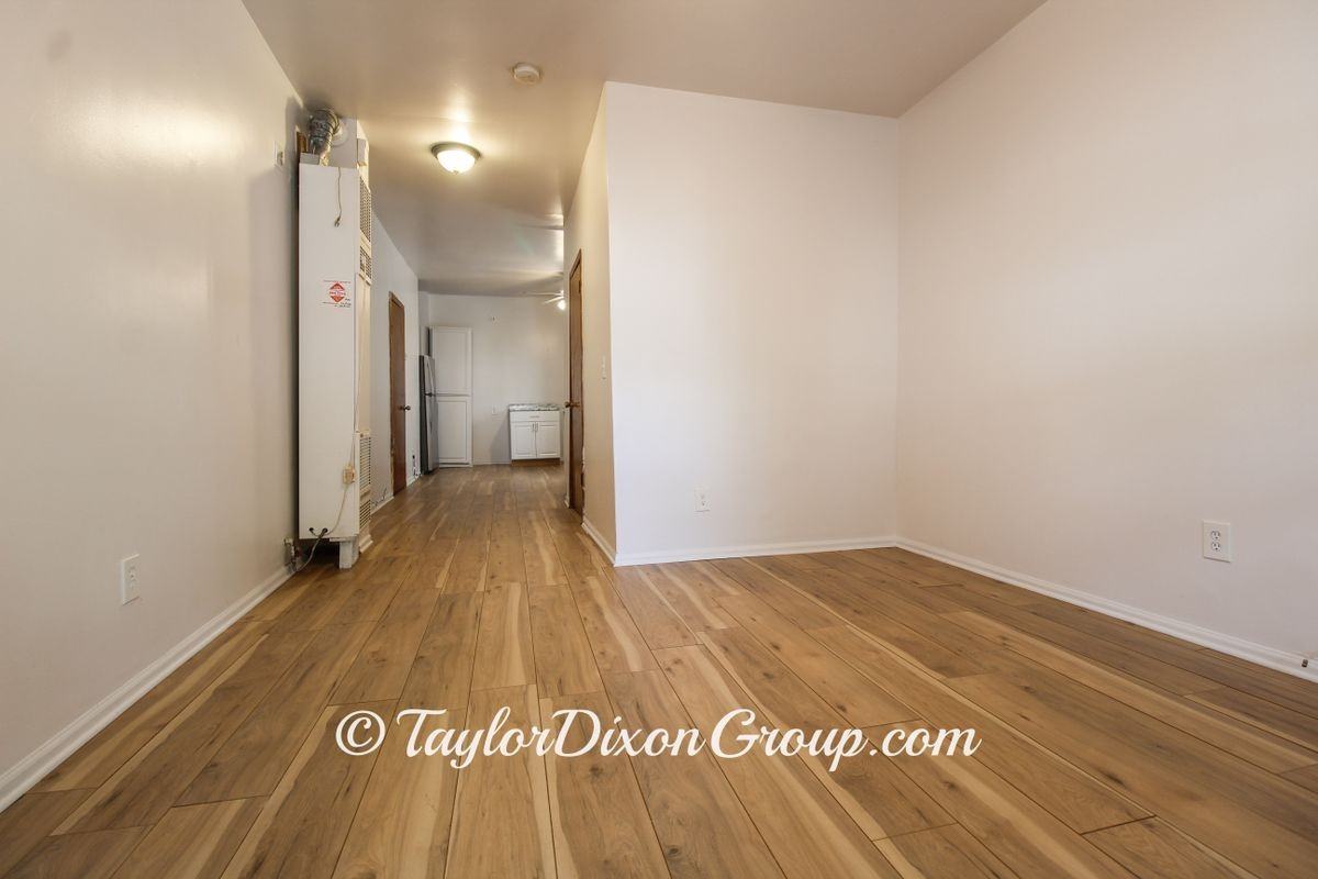4339 S Hermitage Ave - Photo 6 of 19
