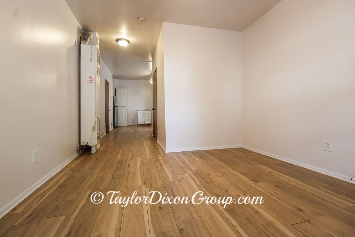 4339 S Hermitage Ave - Photo 7 of 19