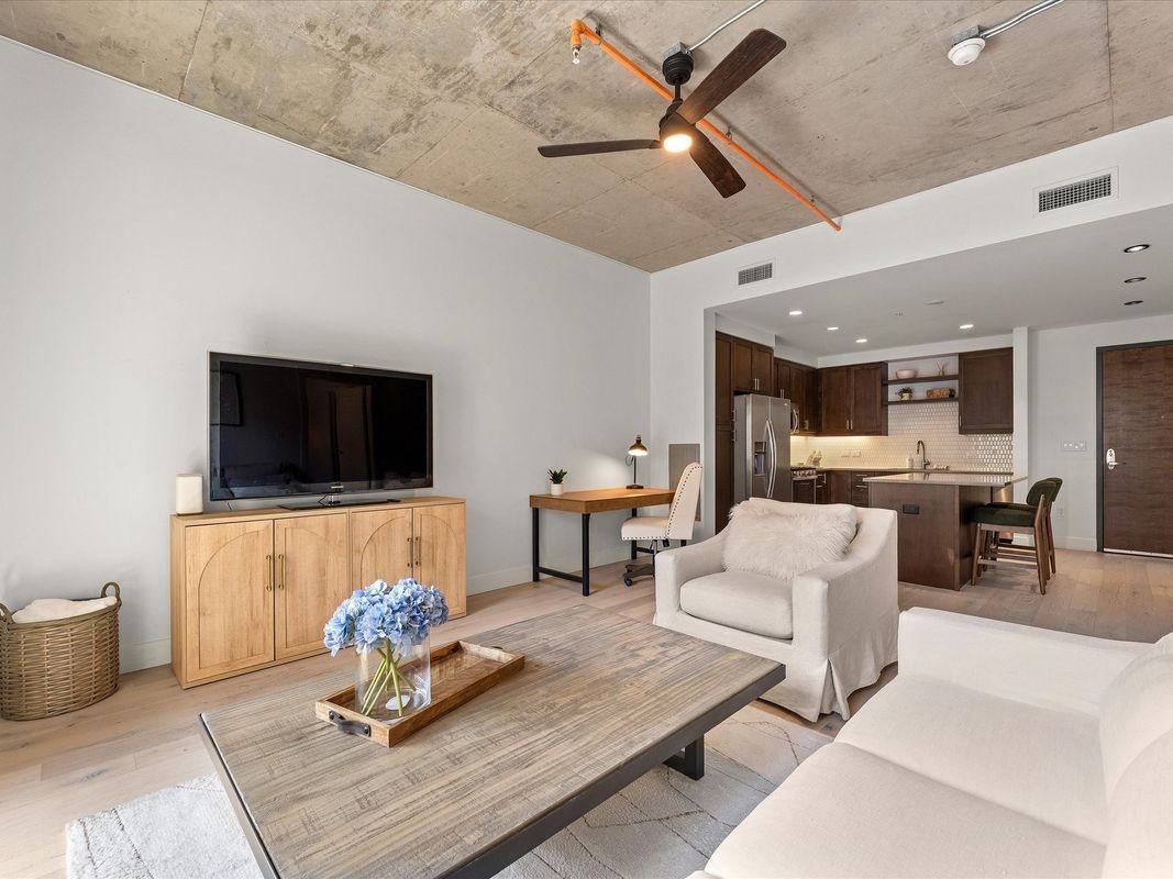 3301 Arapahoe Ave - Photo 7 of 31