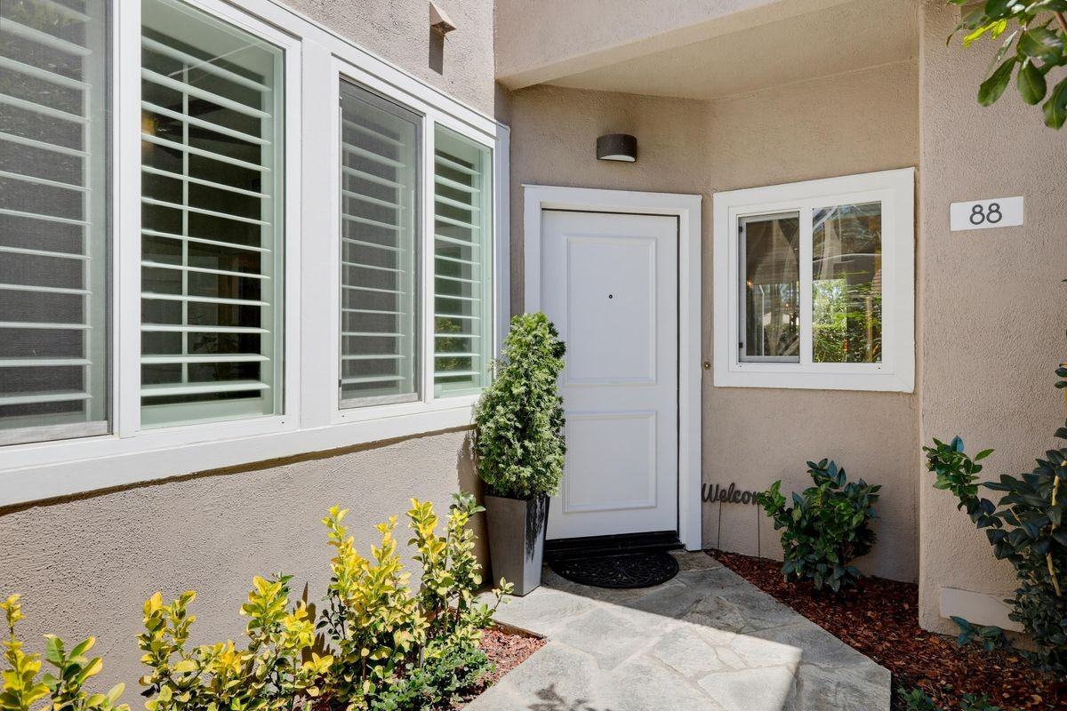 88 Baycrest Ct - Photo 3 of 33