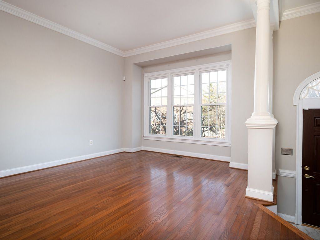 2155 Wolftrap Ct - Photo 3 of 38