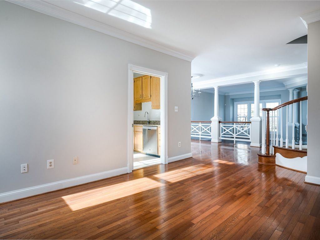 2155 Wolftrap Ct - Photo 6 of 38
