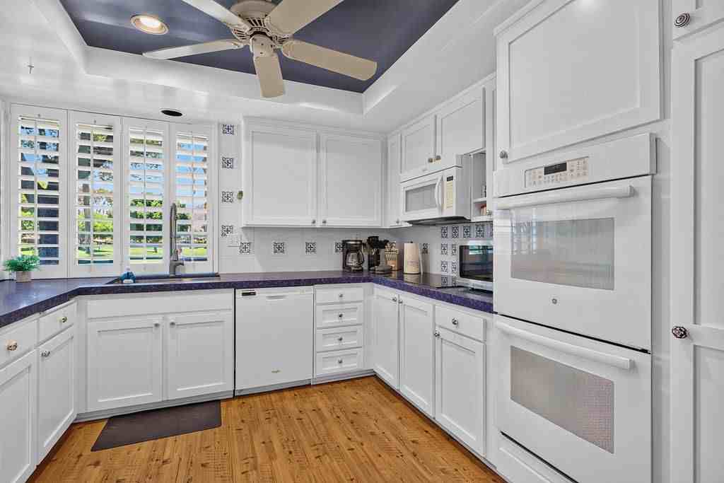 14 La Ronda Dr - Photo 4 of 22