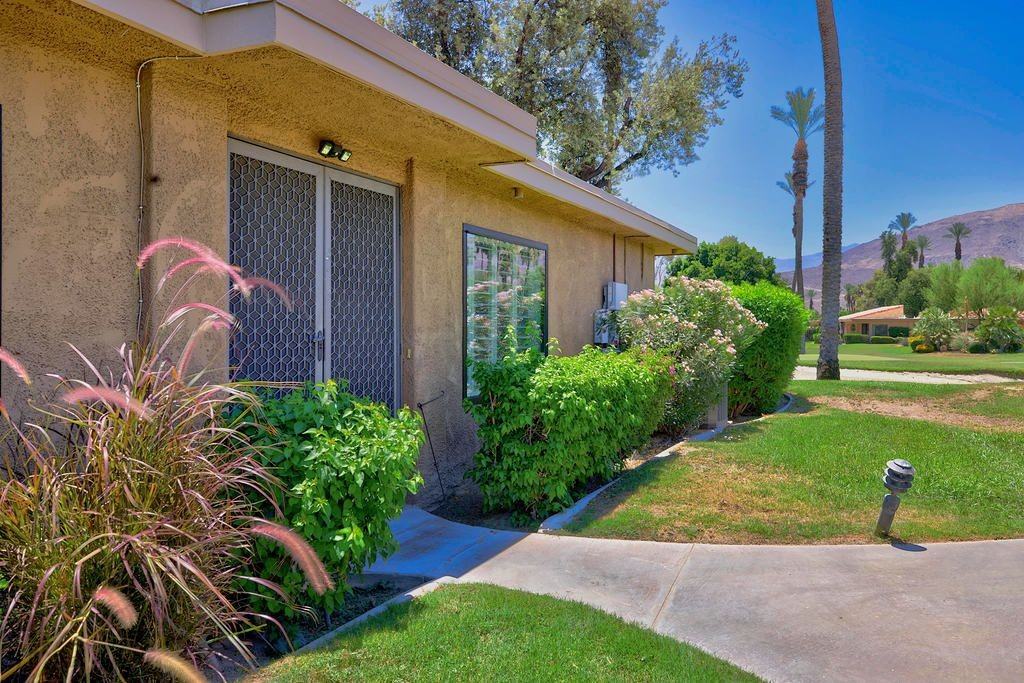 14 La Ronda Dr - Photo 6 of 22