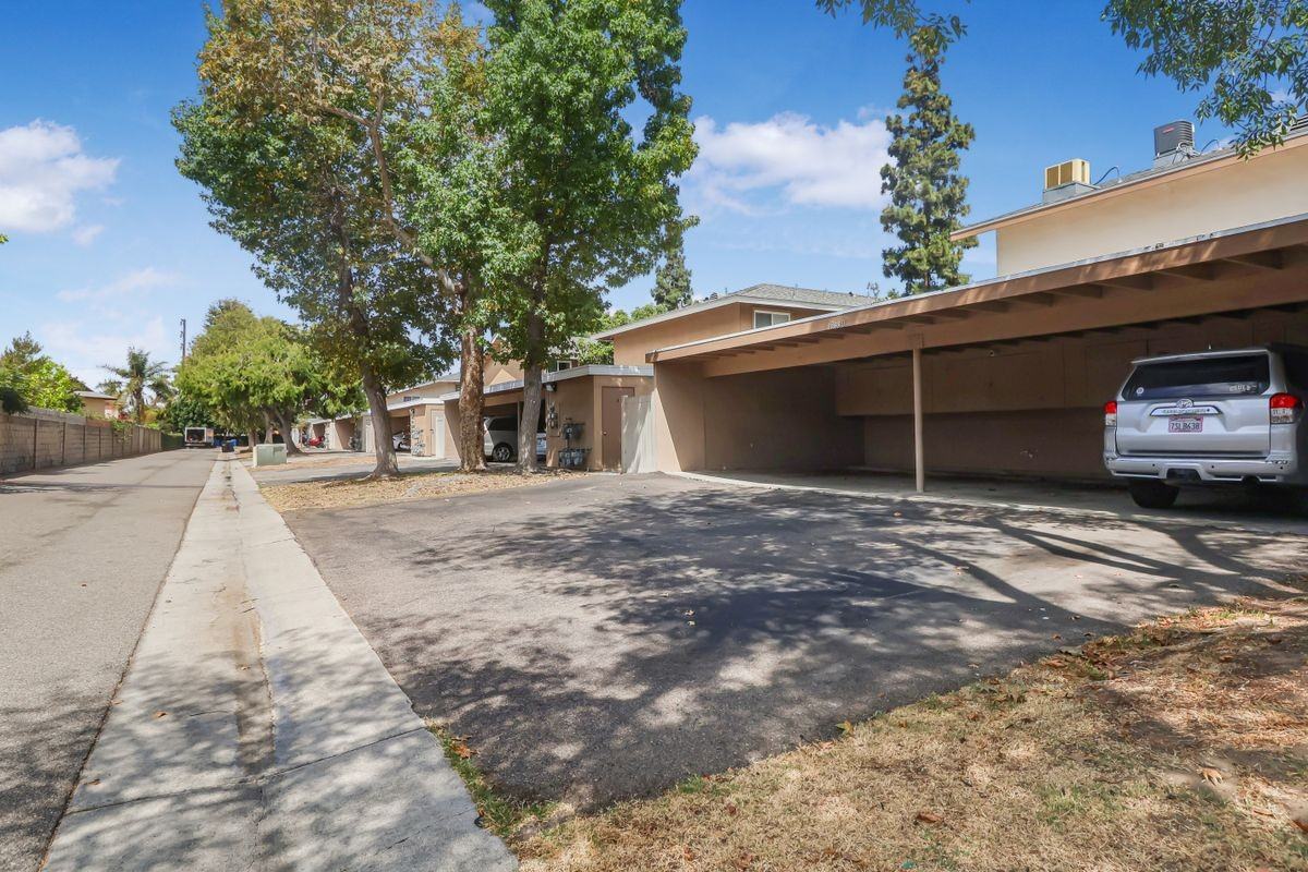 13440 1/2 Village Dr - Photo 4 of 15