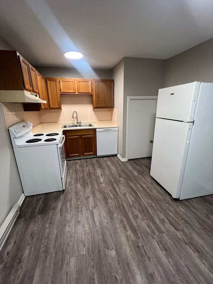 134 Cedar Point Rd - Photo 4 of 8