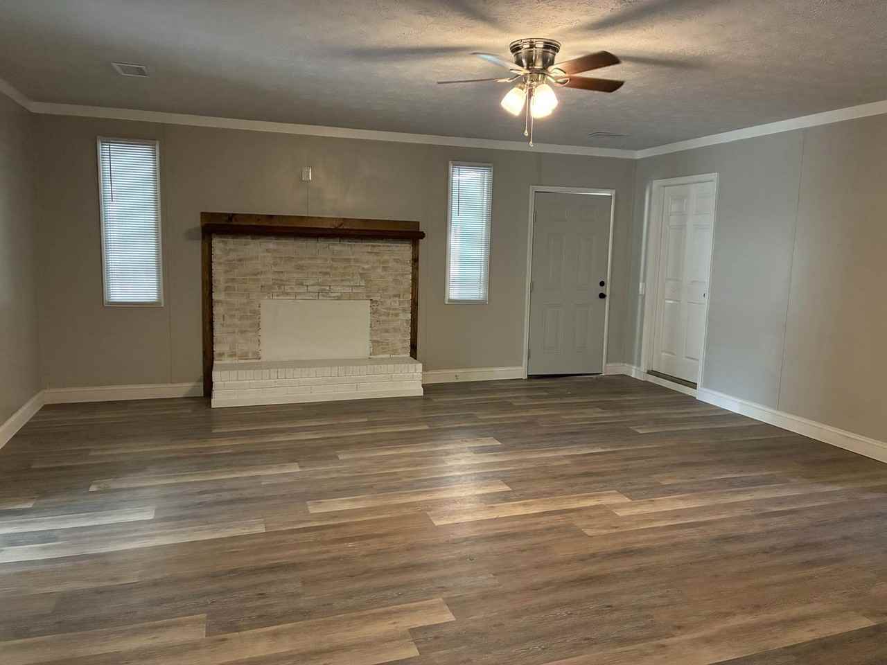 140 Lake Dr - Photo 5 of 18