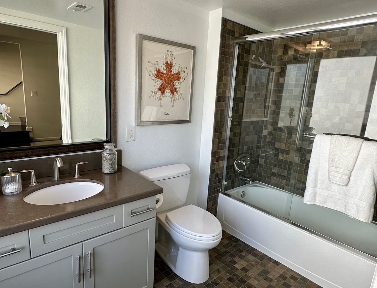 7320 Hawthorn Avenue #300 - Photo 7 of 26