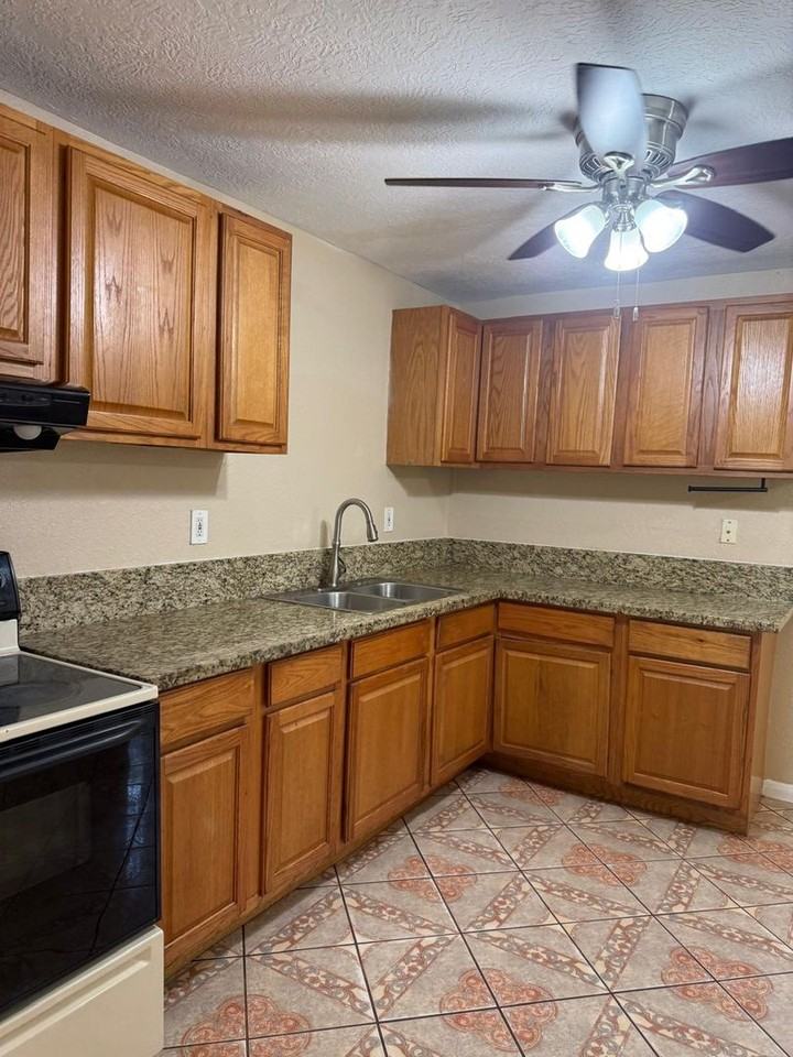 1885 E Lucas Dr - Photo 5 of 19