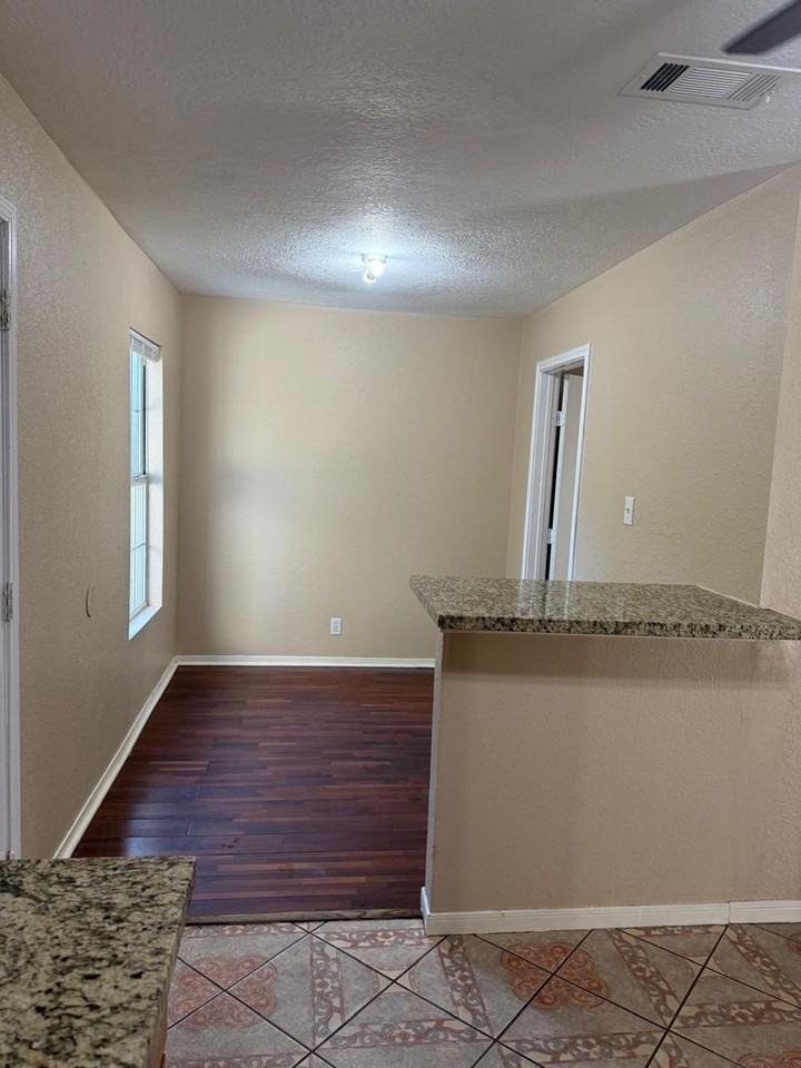 1885 E Lucas Dr - Photo 6 of 19