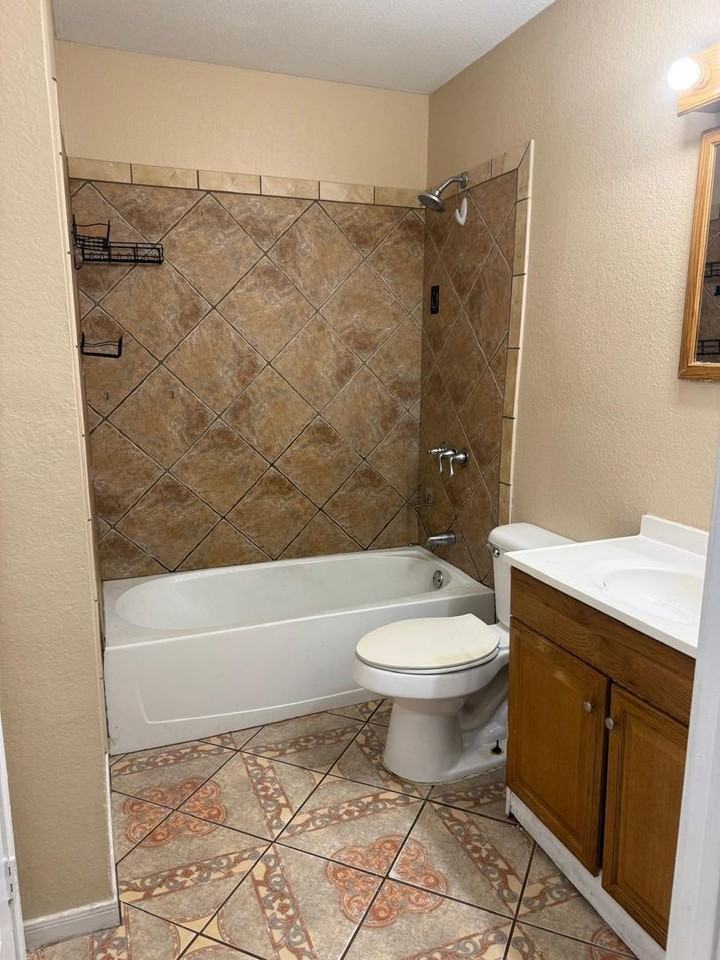1885 E Lucas Dr - Photo 7 of 19