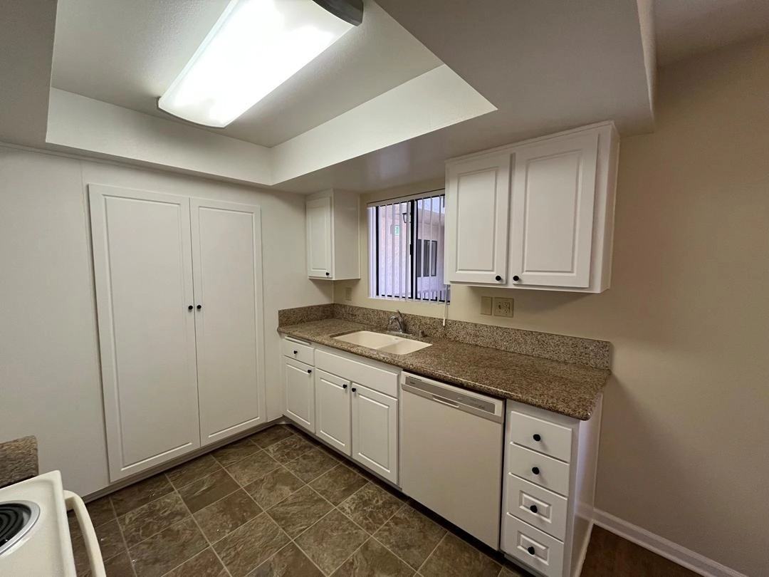 300 East Tujunga - Photo 6 of 50