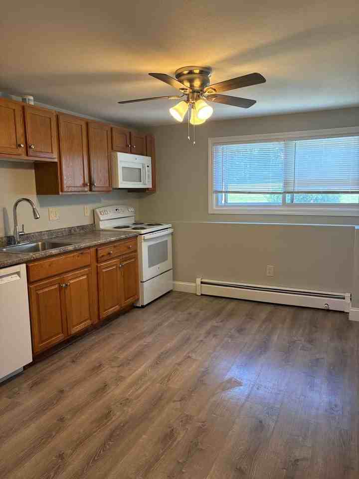 The Woodlands - Photo 2 of 12