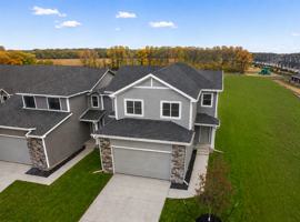featured image of 1817 Ne Heritage Dr