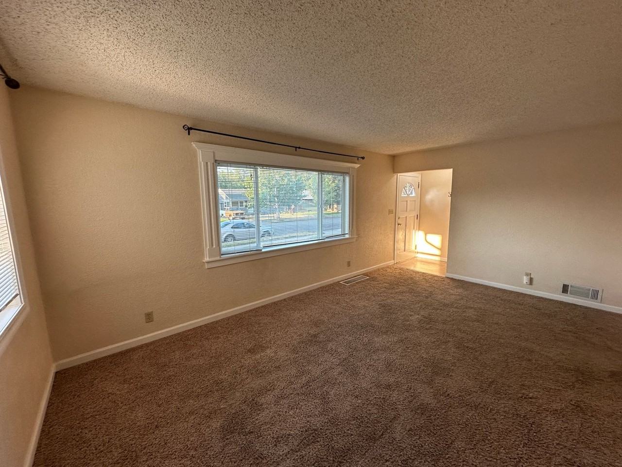 1729 Clark Ave - Photo 4 of 18