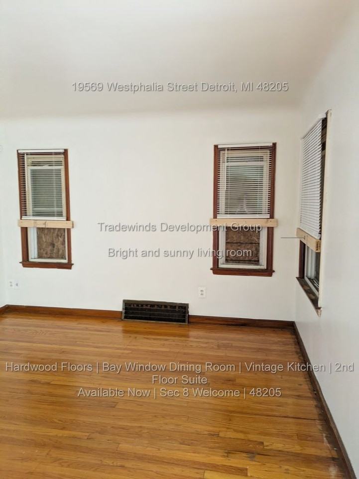 19569 Westphalia St - Photo 2 of 13