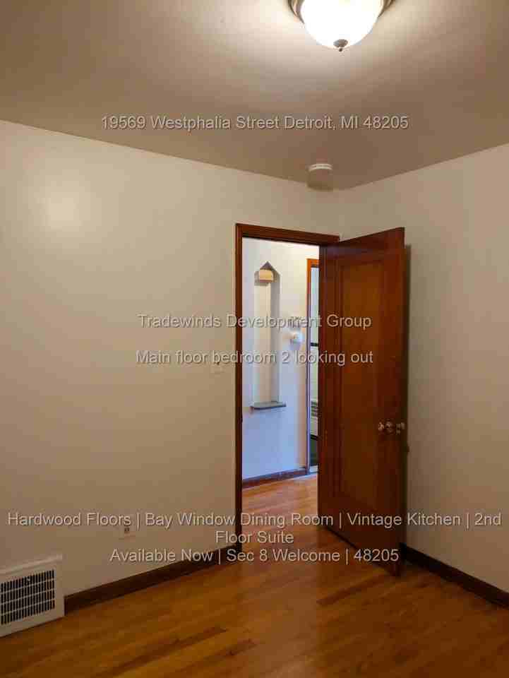 19569 Westphalia St - Photo 4 of 13
