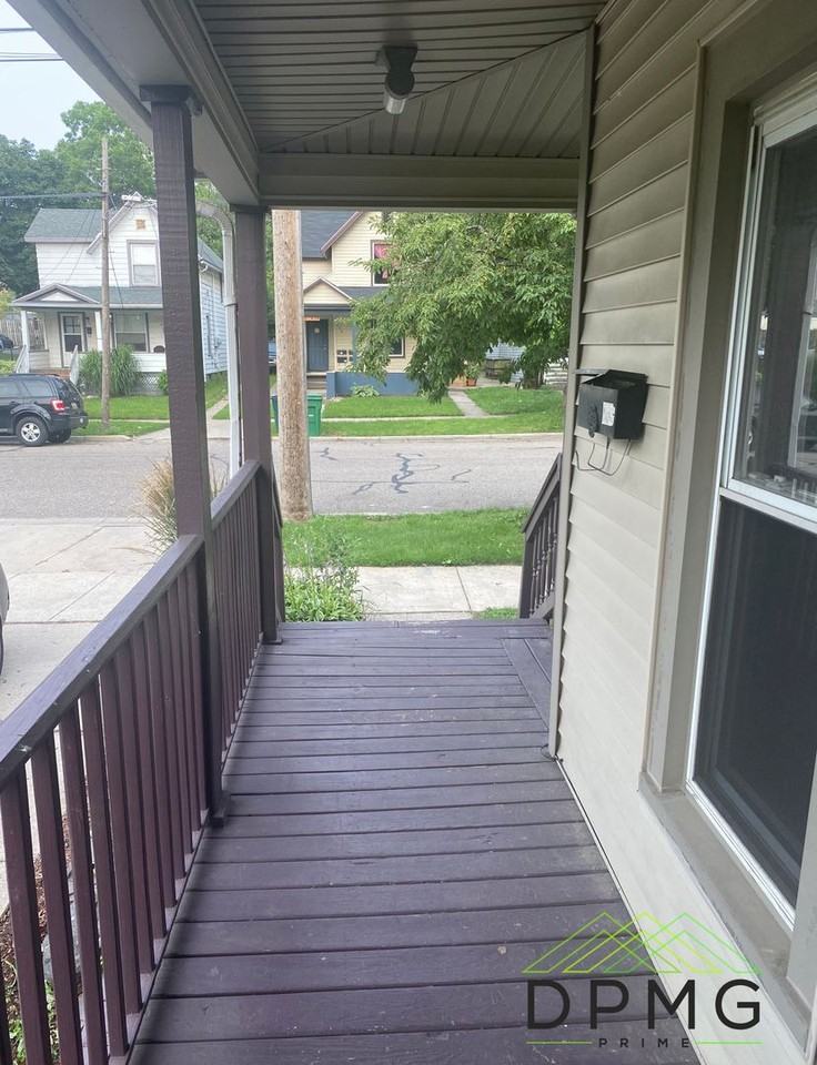 128 S Hosmer St #1 - Photo 2 of 17