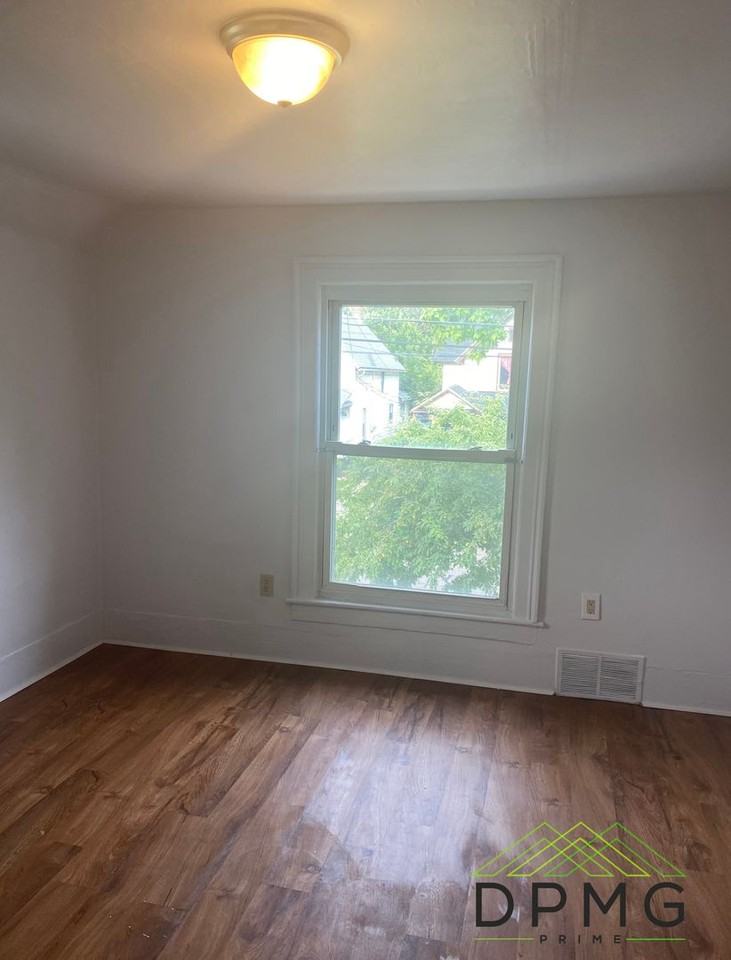 128 S Hosmer St #1 - Photo 3 of 17