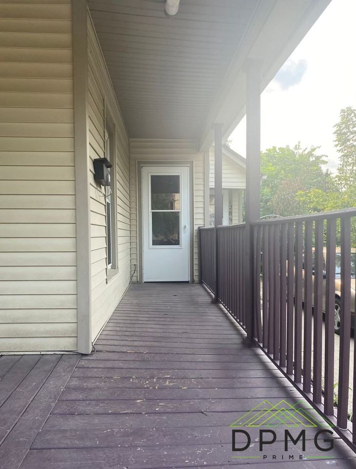 128 S Hosmer St Lansing, MI 48912 - Photo 6 of 24