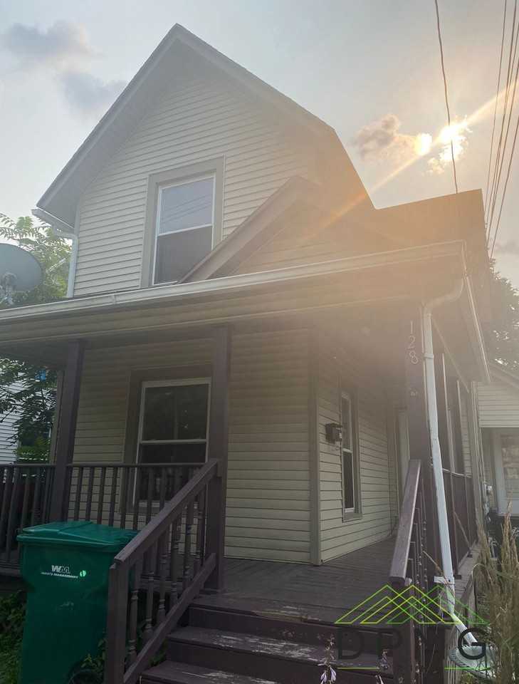 128 S Hosmer St Lansing, MI 48912 - Photo 5 of 24