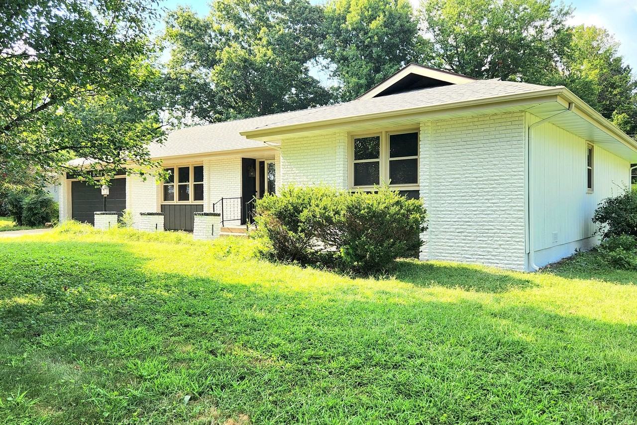1321 E Walnut Lawn St - Photo 2 of 15