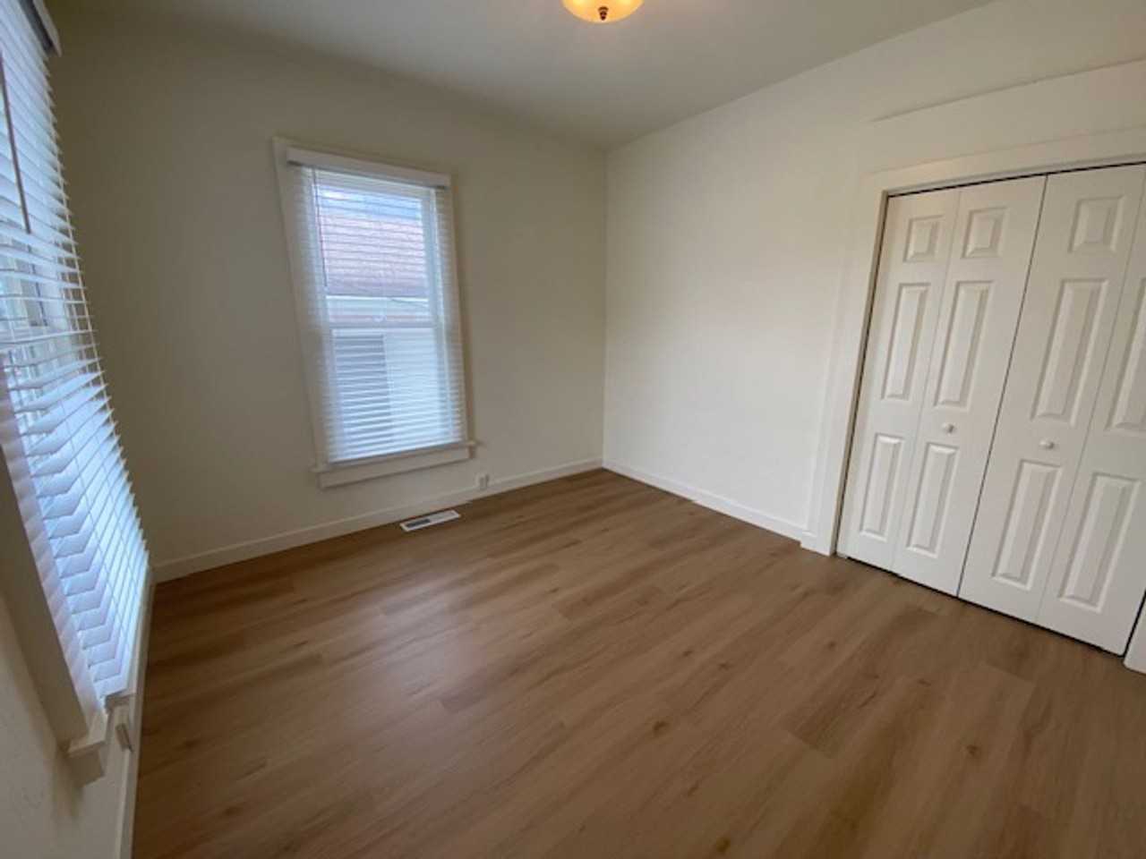 153 Monterey Ave - Photo 5 of 36