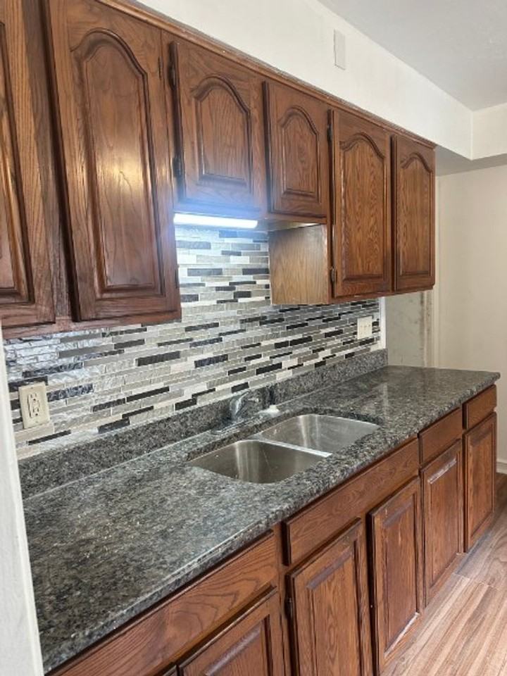 8144 S Crandon Ave - Photo 2 of 5