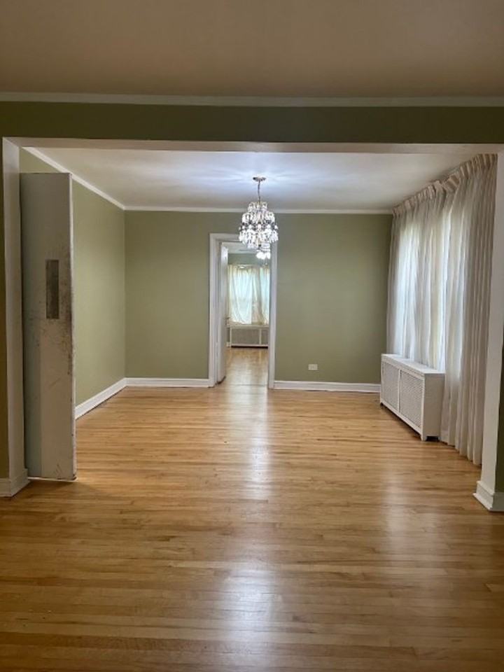 8144 S Crandon Ave - Photo 3 of 5