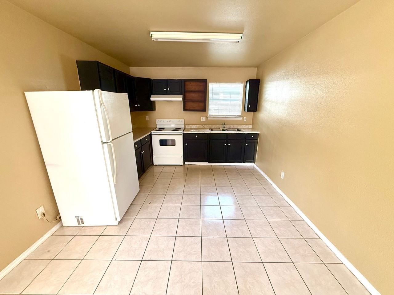 424 Amires Pl - Photo 6 of 19