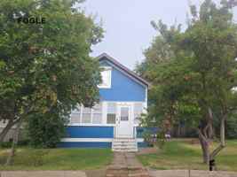 featured image of 417 3rd Ave E