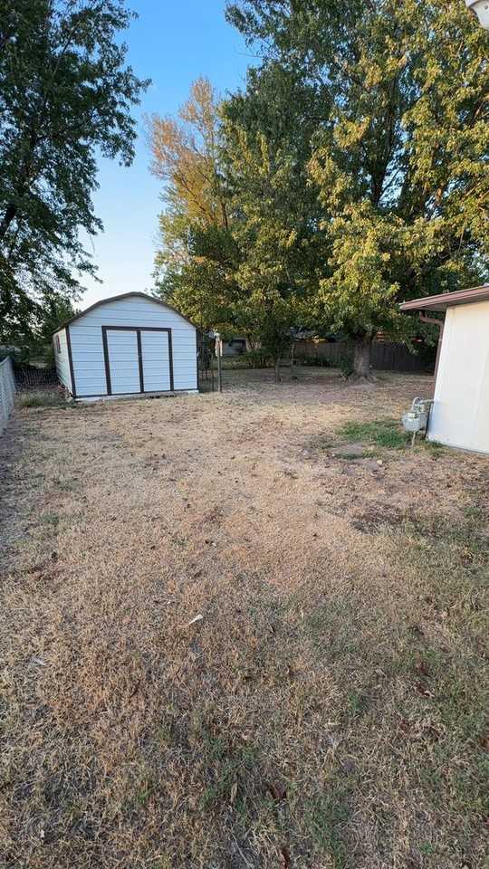 706 Chisholm Trl - Photo 2 of 12
