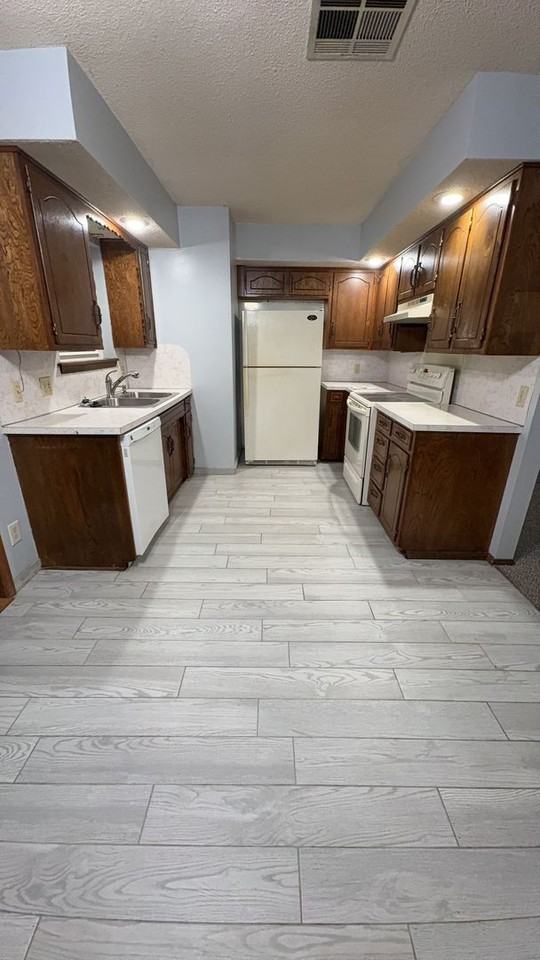 706 Chisholm Trl - Photo 4 of 12