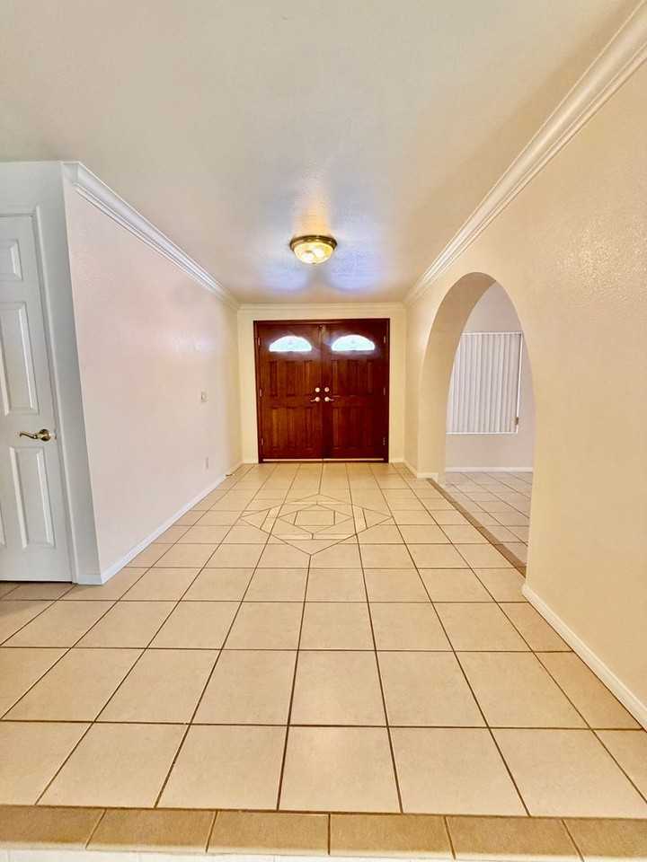 228 Eagleview Pl - Photo 2 of 29