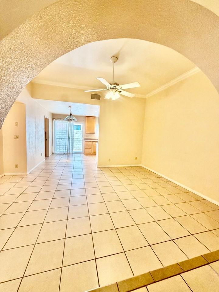 228 Eagleview Pl - Photo 3 of 29