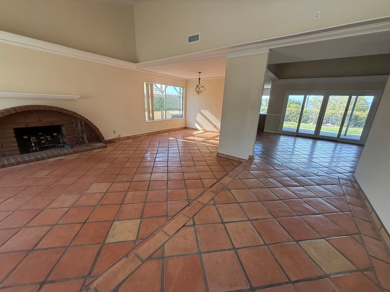 4738 Summit Ave - Photo 3 of 16