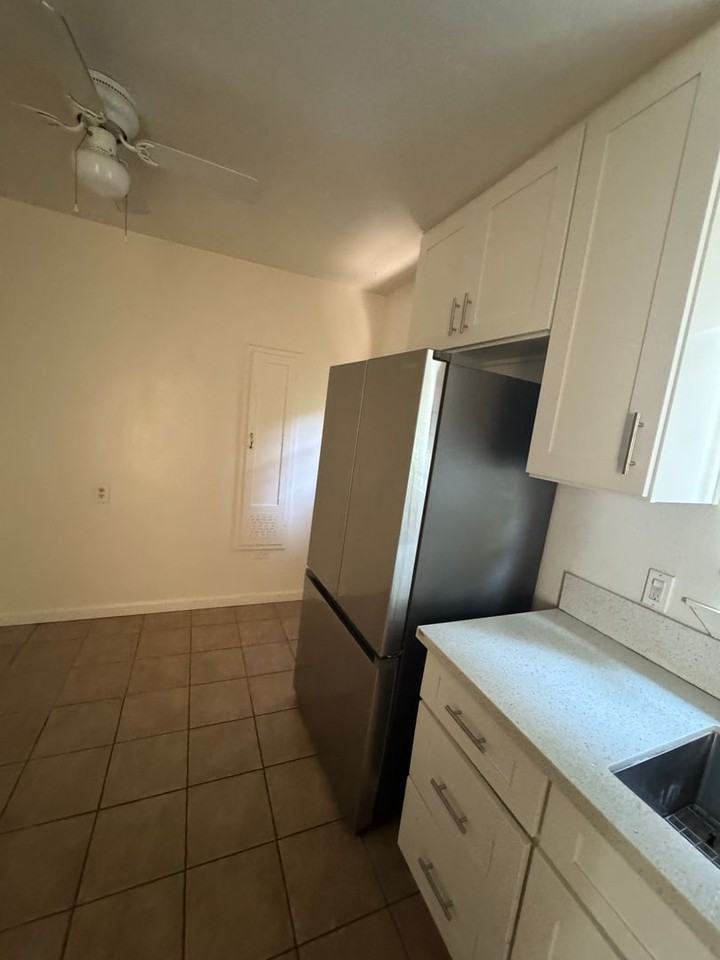 D2036 - Photo 2 of 19