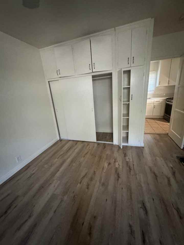 D2036 - Photo 6 of 19